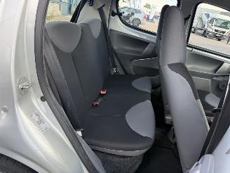 Peugeot 107 1.0-12V XR picture 14