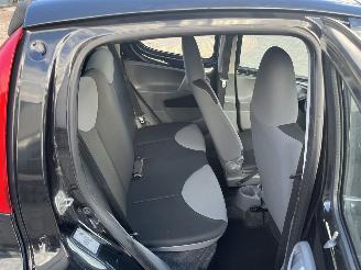 Peugeot 107 1.0-12V XR picture 12
