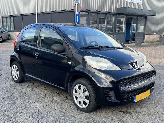 Peugeot 107 1.0-12V XR picture 3