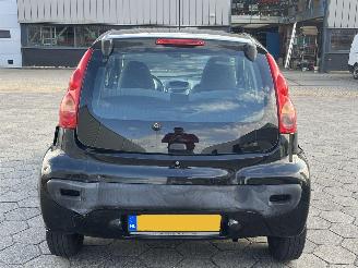 Peugeot 107 1.0-12V XR picture 5