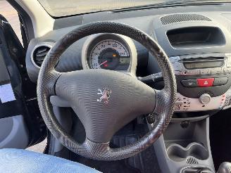 Peugeot 107 1.0-12V XR picture 16