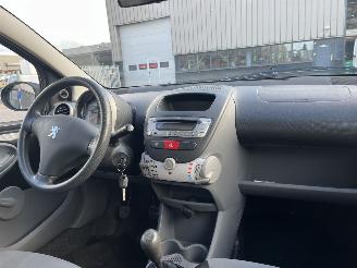 Peugeot 107 1.0-12V XR picture 13
