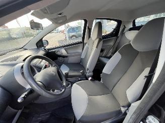 Peugeot 107 1.0-12V XR picture 15