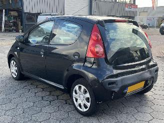 Peugeot 107 1.0-12V XR picture 6