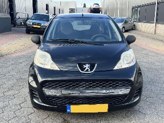 Peugeot 107 1.0-12V XR picture 2