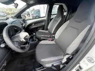 Toyota Aygo X 1.0 VVT-i MT Play picture 16
