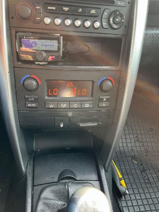 Peugeot 207 1.6 VTi XS picture 11