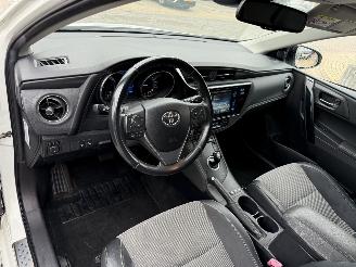 Toyota Auris Touring Sports 1.8 Hybrid Exclusive picture 15