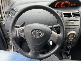 Toyota Yaris 1.3 VVTi Aspiration AUTOMAAT picture 18