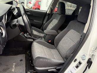 Toyota Auris Touring Sports 1.8 Hybrid Dynamic Go picture 9