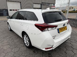Toyota Auris Touring Sports 1.8 Hybrid Dynamic Go picture 6