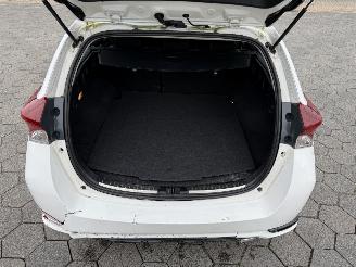Toyota Auris Touring Sports 1.8 Hybrid Dynamic Go picture 11