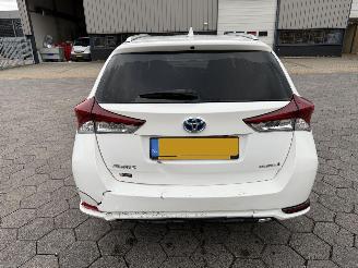 Toyota Auris Touring Sports 1.8 Hybrid Dynamic Go picture 5