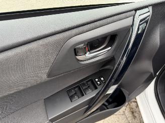 Toyota Auris Touring Sports 1.8 Hybrid Dynamic Go picture 8