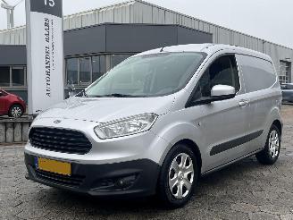 dommages fourgonnettes/vécules utilitaires Ford Transit Courier Van 1.5 TDCI Trend 2015/7
