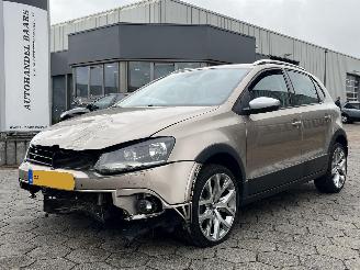 Vaurioauto  passenger cars Volkswagen Polo 1.2 TSI Cross 2017/1