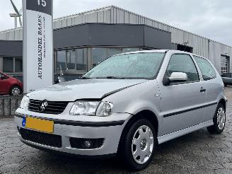 skadebil auto Volkswagen Polo 1.4-16V Trendline 2000/1