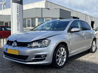 Schadeauto Volkswagen Golf 1.4 TSI AUTOMAAT ACT Connected Series 2016/4