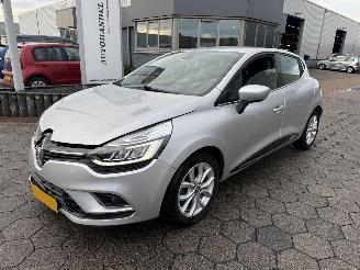 skadebil auto Renault Clio 0.9 TCe Intens 2018/4