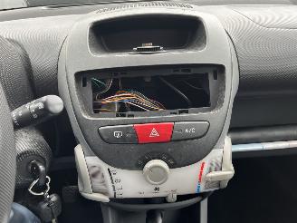 Toyota Aygo 1.0-12V + picture 17