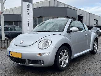 Vaurioauto  passenger cars Volkswagen New-beetle Cabriolet 1.6 Trendline 2010/6