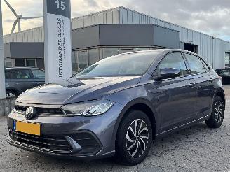 damaged passenger cars Volkswagen Polo 1.0 TSI Life 2023/1