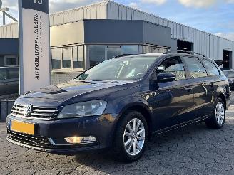 Vaurioauto  passenger cars Volkswagen Passat Variant 1.4 TSI Comfortline BlueMotion 2011/1