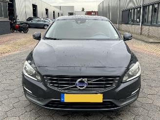 Volvo V-60 1.6 D2 Kinetic picture 2