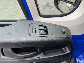 Peugeot Boxer 2.2 BlueHDi 140 S&S L2H2 3.3t picture 17