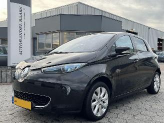 damaged passenger cars Renault Zoé Q210 Zen Quickcharge 22 kWh INCL ACCU 2015/11