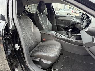 Peugeot 308 1.2 PureTech Allure picture 15