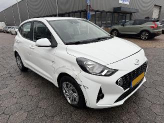 damaged passenger cars Hyundai I-10 1.0 Comfort Smart 2021/9