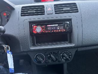 Suzuki Swift 1.3 GLS picture 16