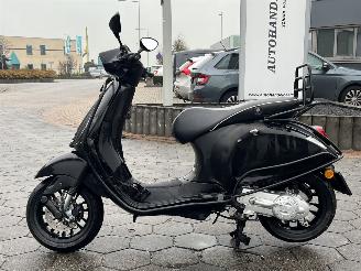 damaged scooters Vespa  Sprint 2017/3
