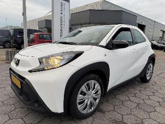 damaged passenger cars Toyota Aygo X 1.0 VVT-i MT Play 2022/6