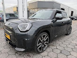 Vaurioauto  passenger cars Mini Aceman E John Cooper Works 135,00 kW 42.5 kWh 2025/5