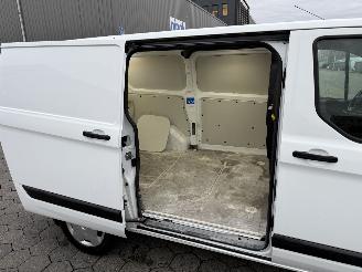 Ford Transit Custom 320 2.0 TDCI L1H2 Limited picture 14