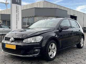 Damaged car Volkswagen Golf 1.2 TSI Highline 2013/4