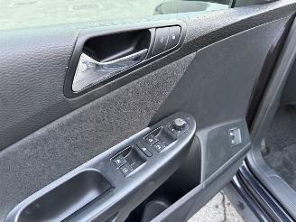 Volkswagen Passat Variant 2.0 FSI Comfortline Business picture 12