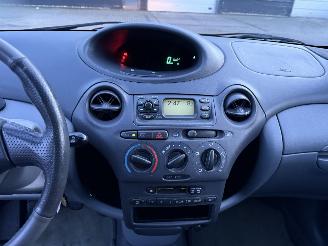 Toyota Yaris 1.3-16V VVT-i Luna picture 17