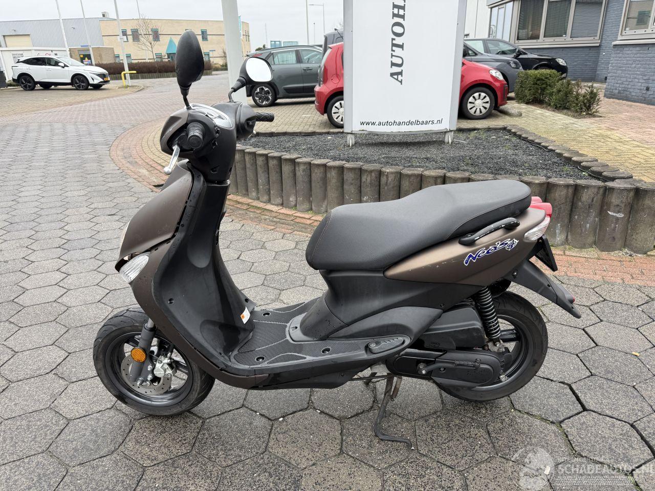Yamaha  Neo\'s 4