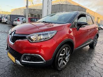 skadebil auto Renault Captur 0.9 TCe Helly Hansen 2015/7