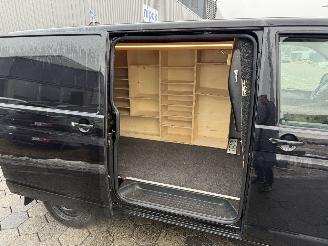 Volkswagen Transporter 2.0 TDI L1H2 Highline picture 12