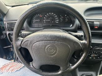 Opel Astra 1.6i 8V AIRCO  Edition picture 16