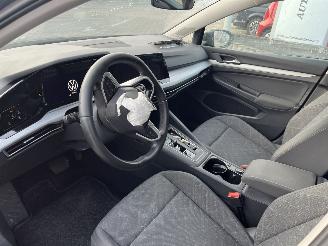 Volkswagen Golf 1.0 eTSI Life Business picture 15