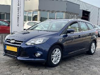 Schadeauto Ford Focus Wagon 1.0 EcoBoost Titanium 2013/3