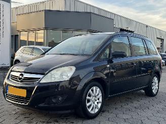 Schadeauto Opel Zafira 1.8 Temptation 2009/4