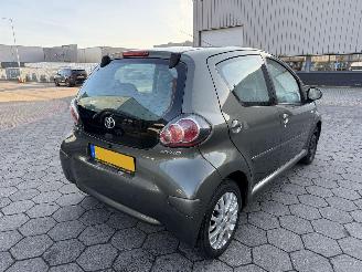 Toyota Aygo 1.0-12V Aspiration Green picture 4