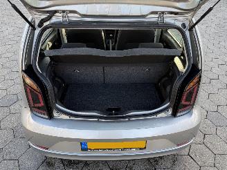 Volkswagen Up! 1.0 picture 13