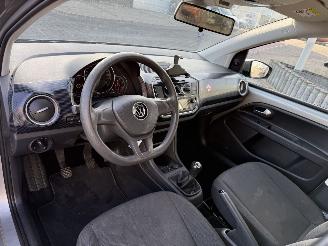 Volkswagen Up! 1.0 picture 17
